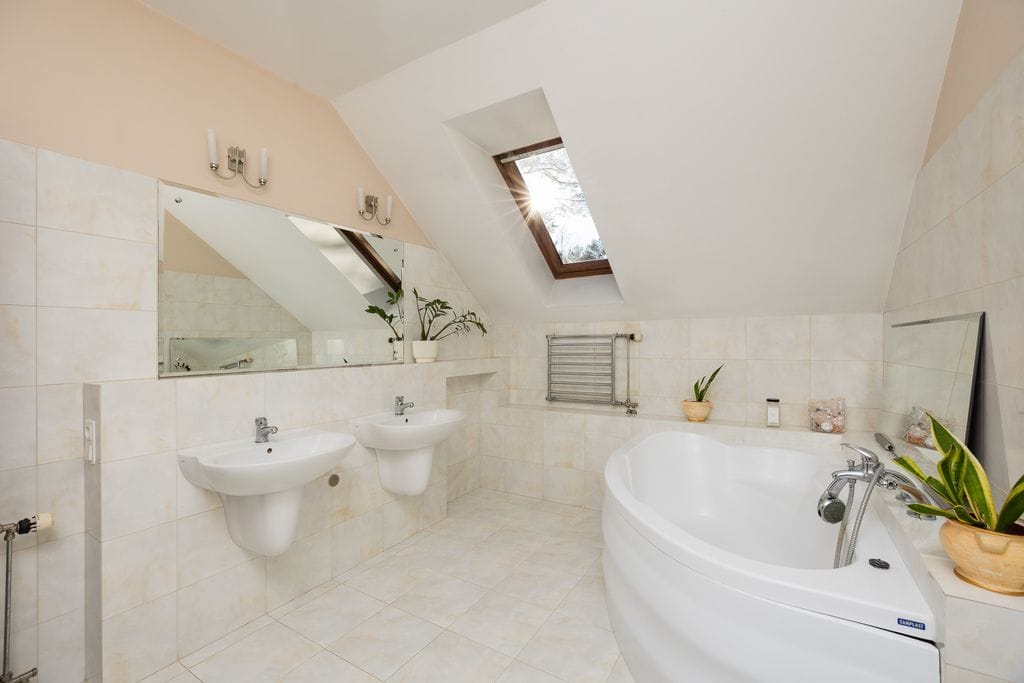 Dom 5 pokojowe na Sprzedaż