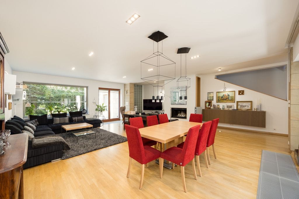 Dom 6 pokojowe na Sprzedaż