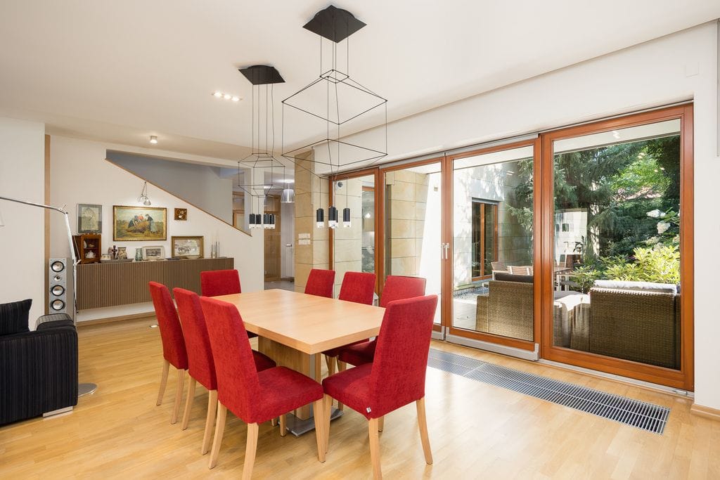 Dom 6 pokojowe na Sprzedaż