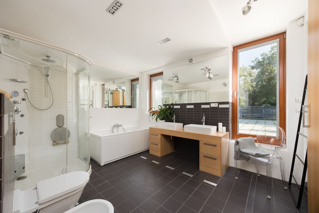 Dom 6 pokojowe na Sprzedaż