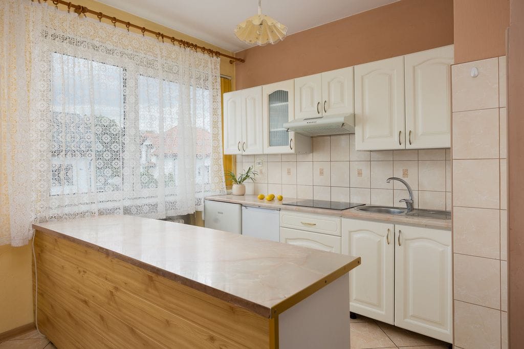 Dom 5 pokojowe na Sprzedaż