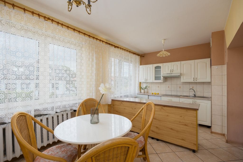 Dom 5 pokojowe na Sprzedaż