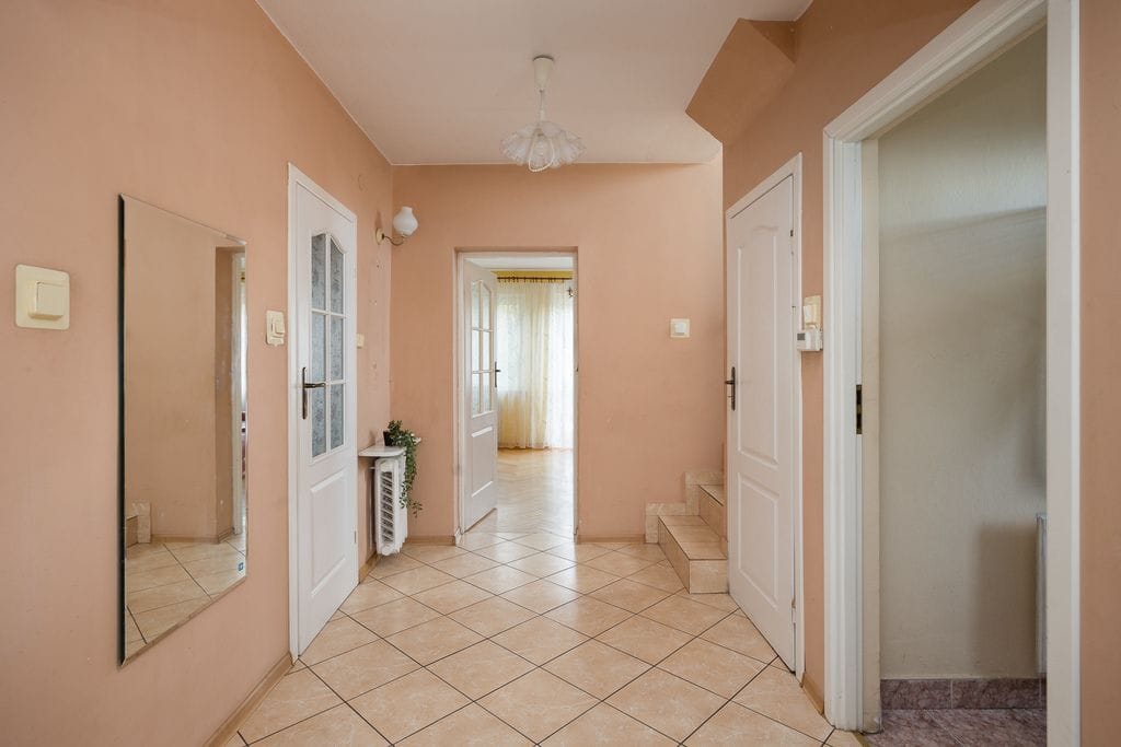 Dom 5 pokojowe na Sprzedaż