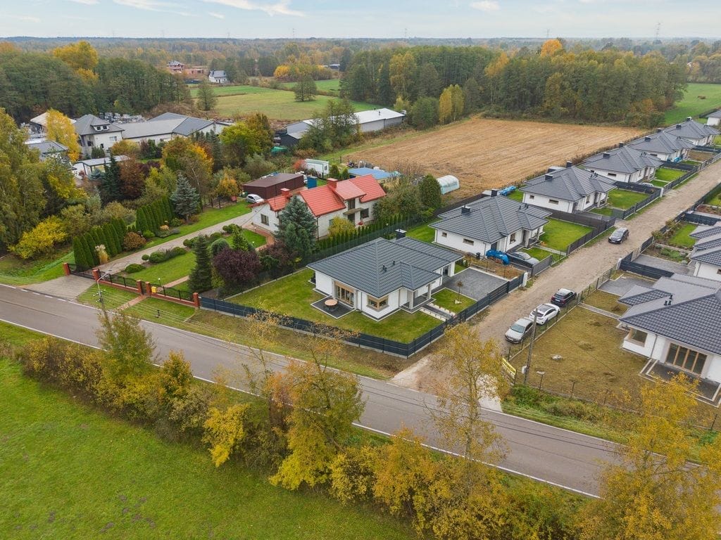 Dom 4 pokojowe na Sprzedaż