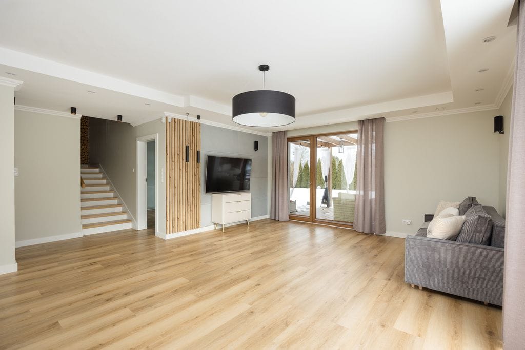 Dom 6 pokojowe na Sprzedaż