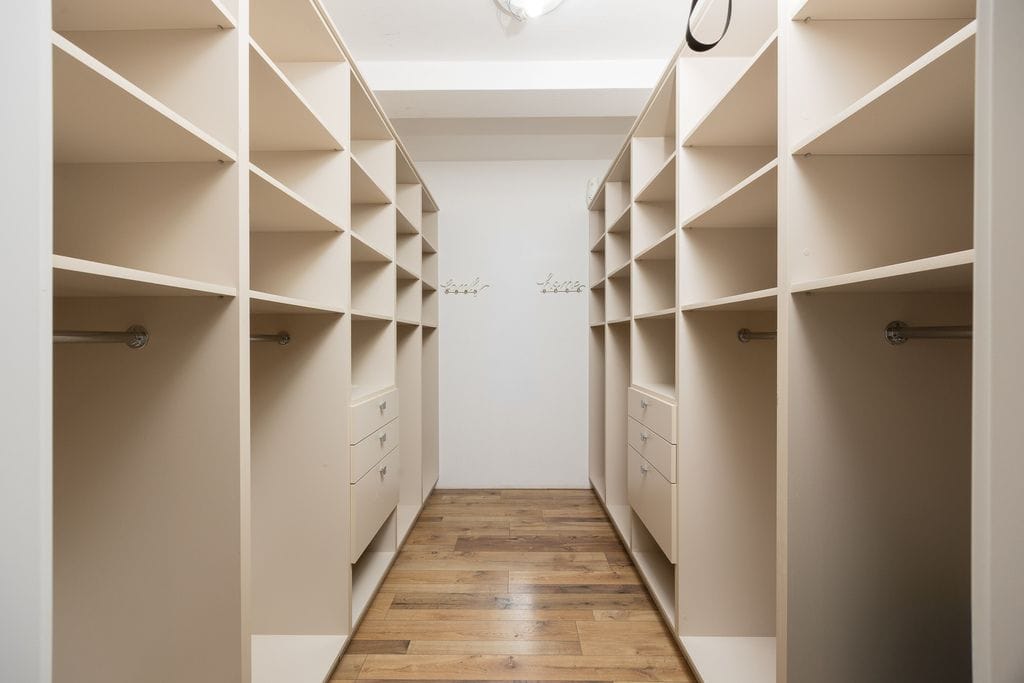 Dom 6 pokojowe na Sprzedaż