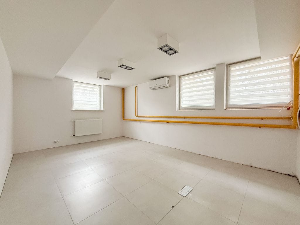 Lokal użytkowy  pokojowe na Sprzedaż