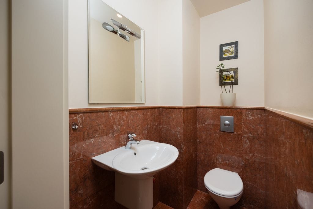 Dom 4 pokojowe na Sprzedaż