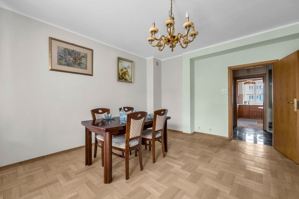 Mieszkanie 4 pokojowe na Sprzedaż