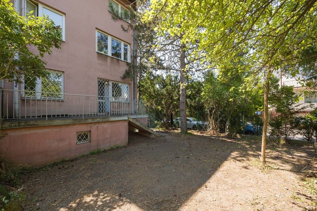 Dom 8 pokojowe na Sprzedaż