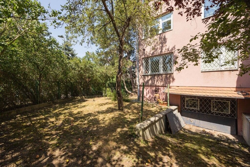 Dom 8 pokojowe na Sprzedaż