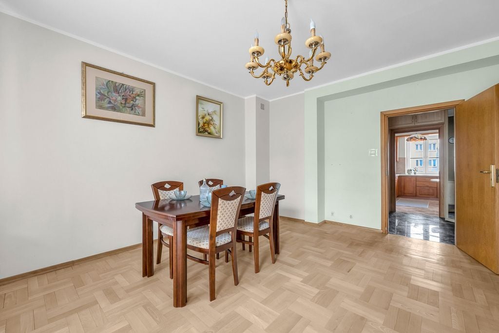 Mieszkanie 4 pokojowe na Sprzedaż