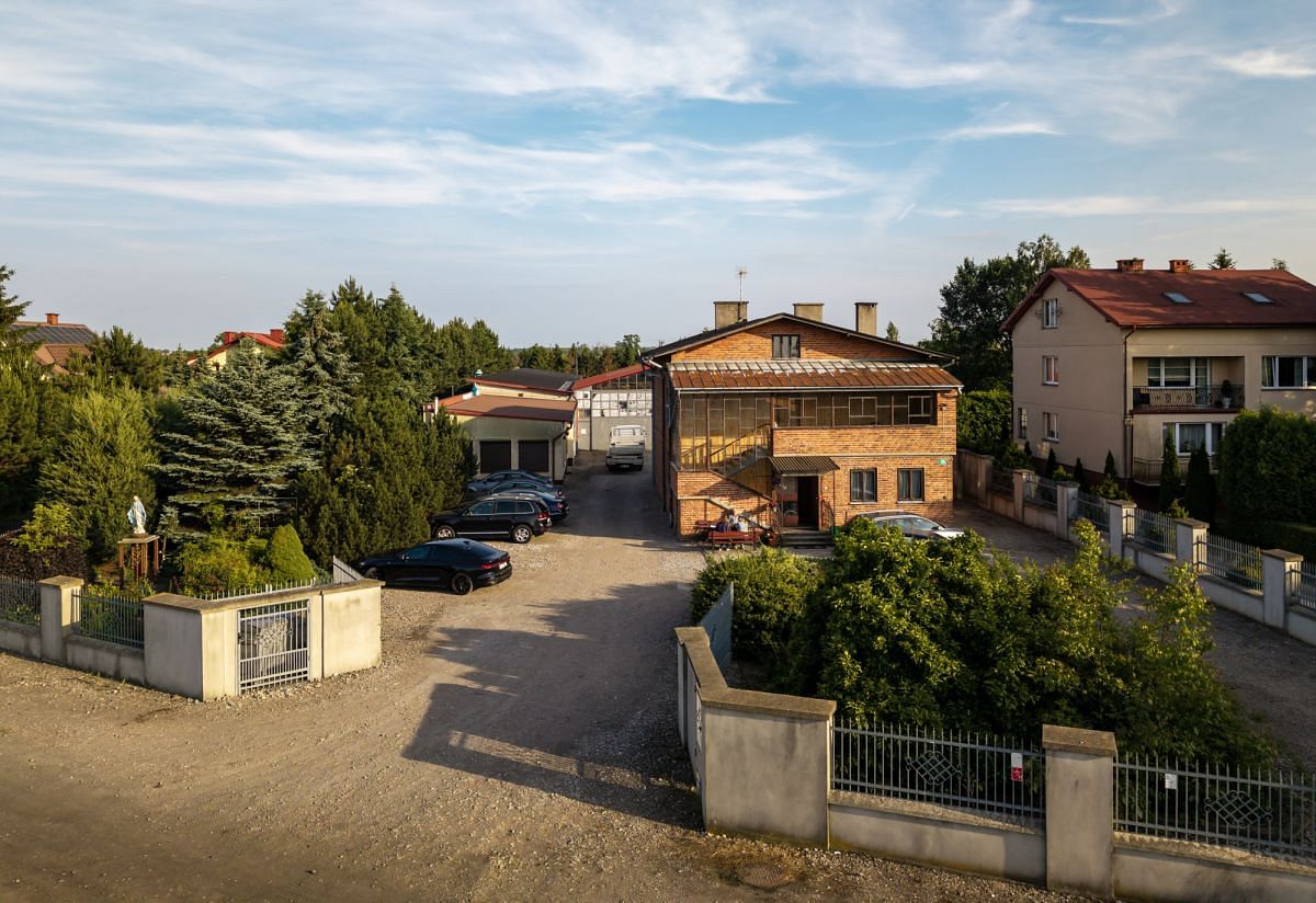 Lokal użytkowy  pokojowe na Sprzedaż