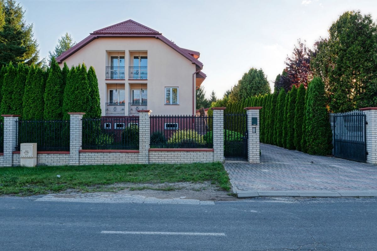 Dom 8 pokojowe na Sprzedaż