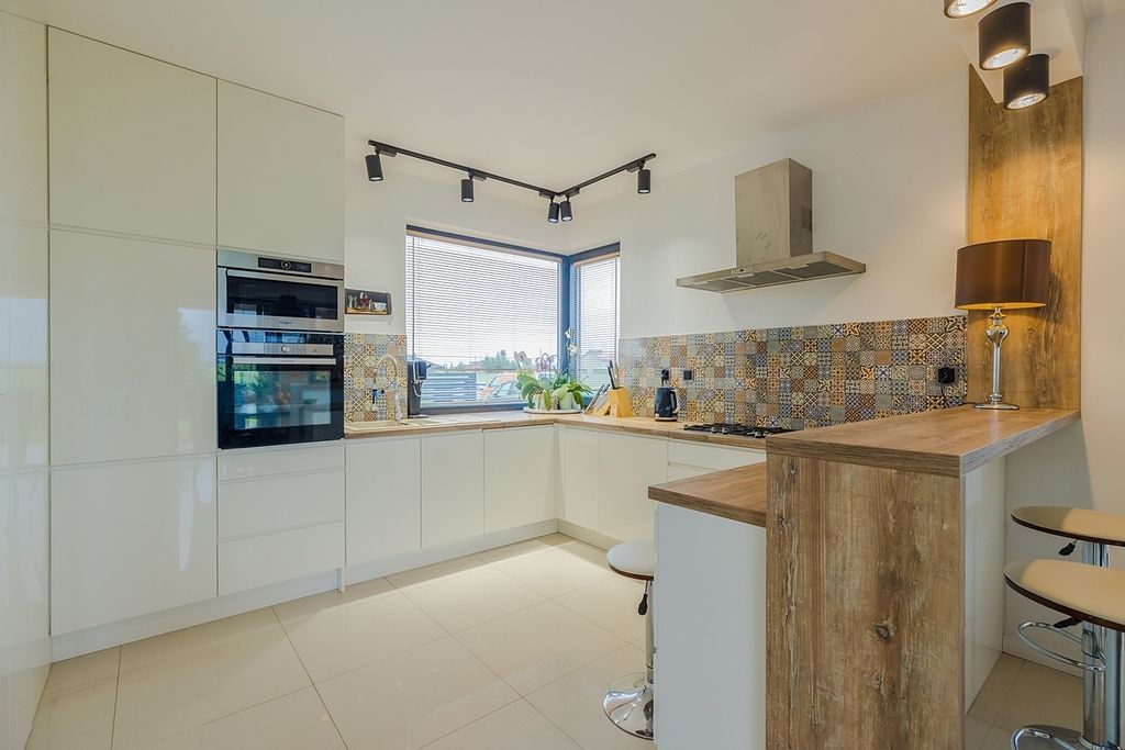 Dom 5 pokojowe na Sprzedaż