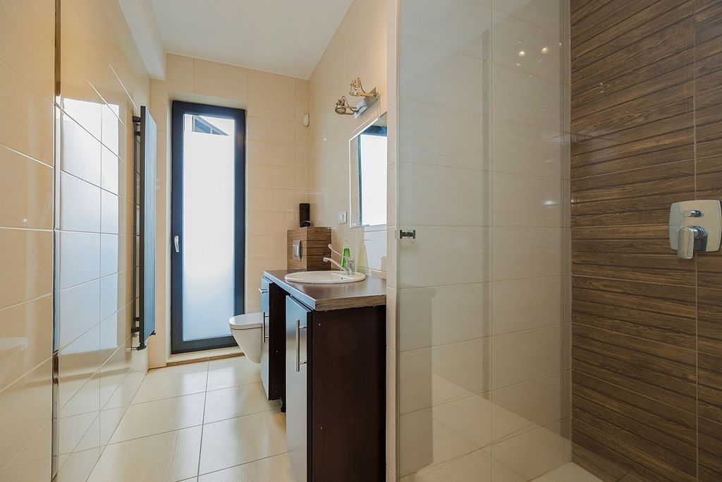 Dom 5 pokojowe na Sprzedaż