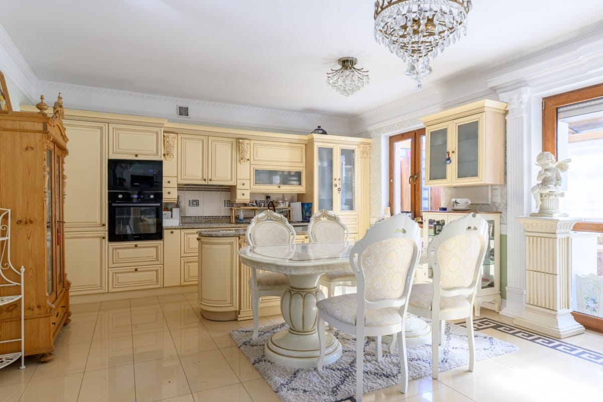 Dom 5 pokojowe na Sprzedaż