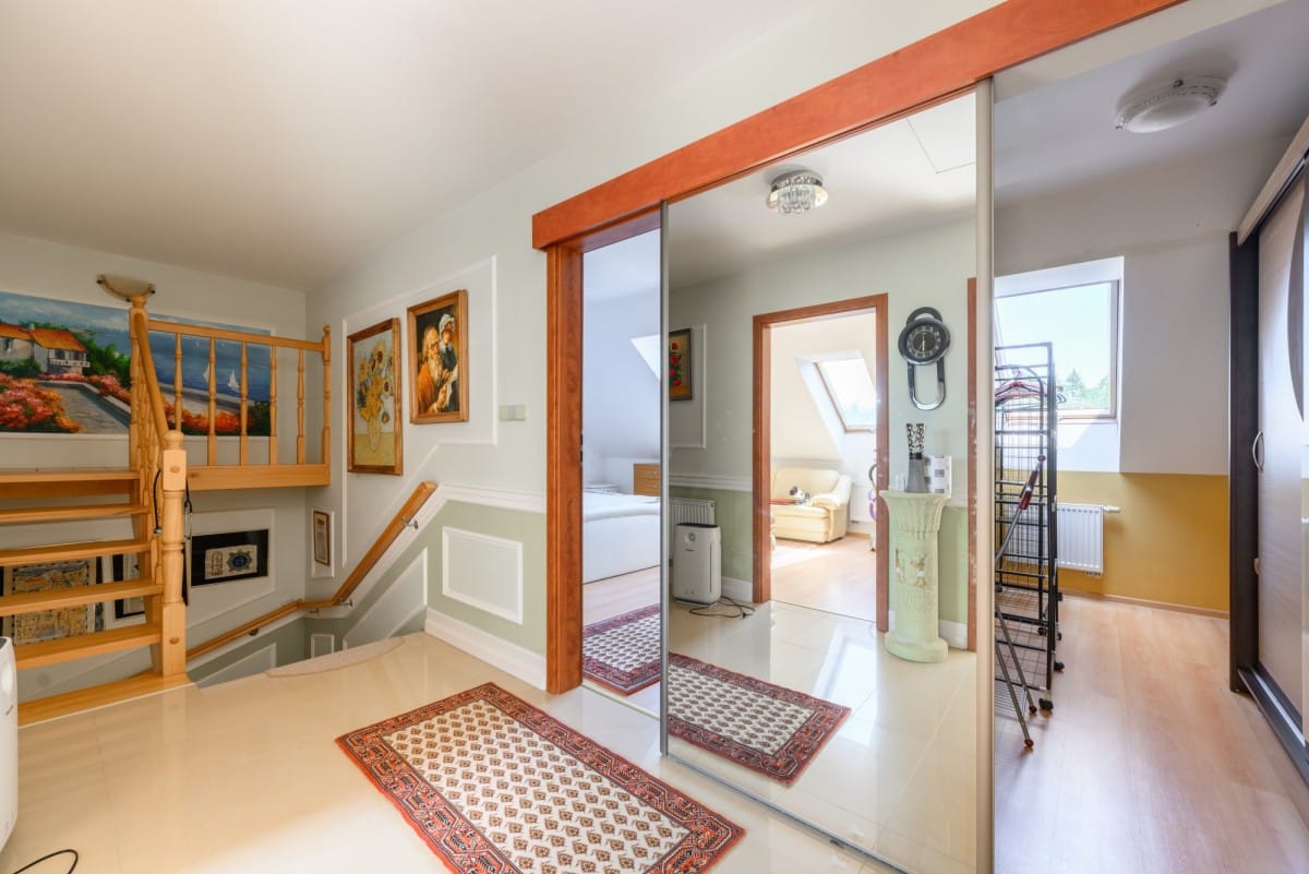 Dom 5 pokojowe na Sprzedaż