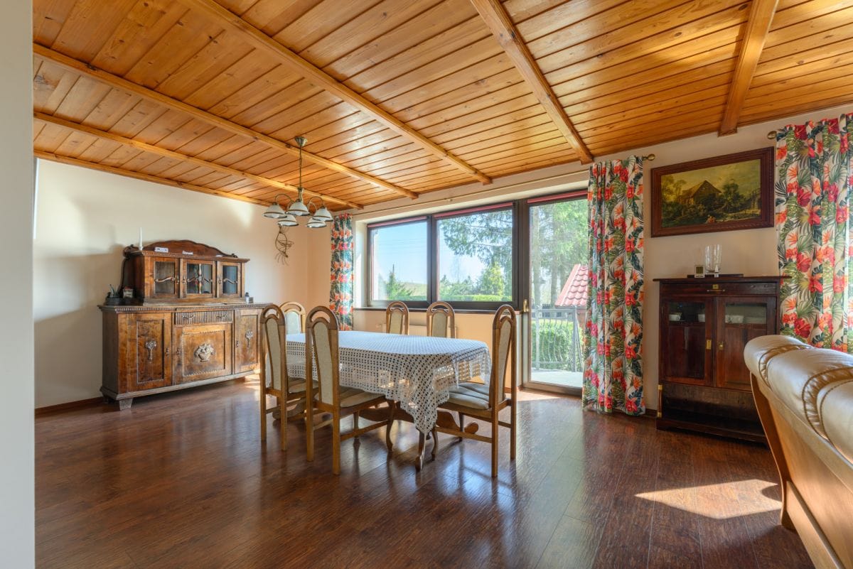 Dom 5 pokojowe na Sprzedaż