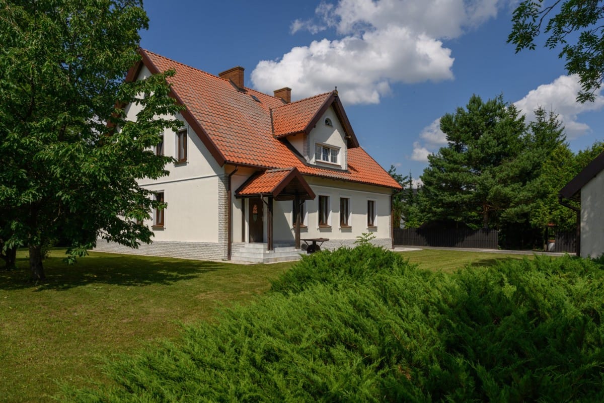 Dom 8 pokojowe na Sprzedaż