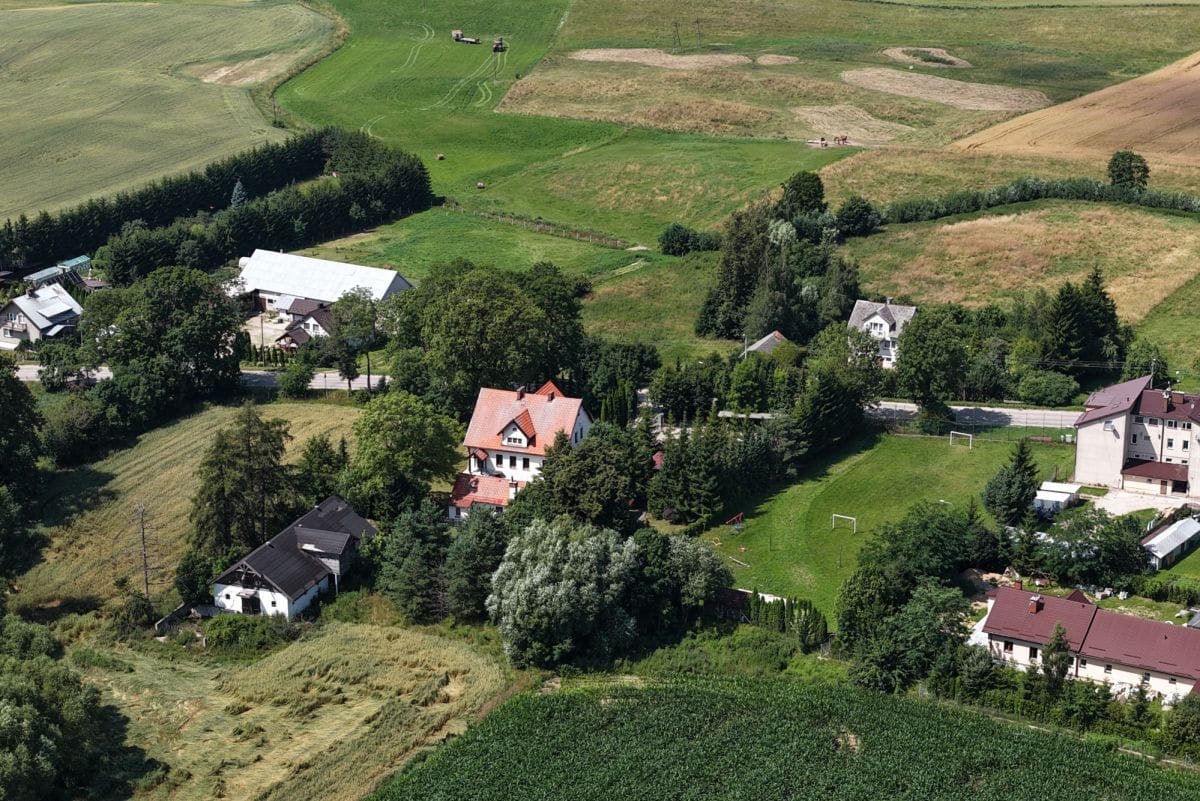 Dom 8 pokojowe na Sprzedaż