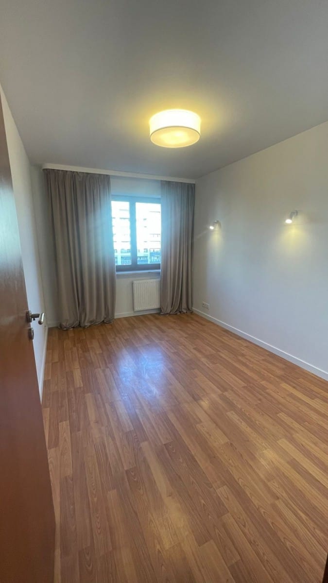 Mieszkanie 4 pokojowe na Wynajem