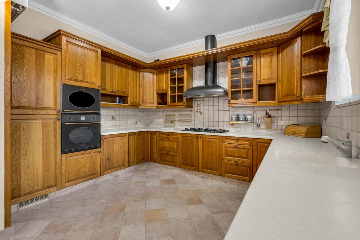 Dom 8 pokojowe na Sprzedaż