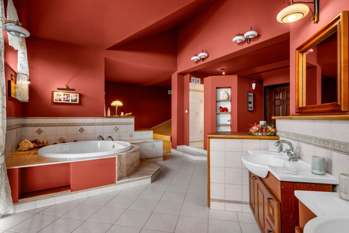 Dom 8 pokojowe na Sprzedaż