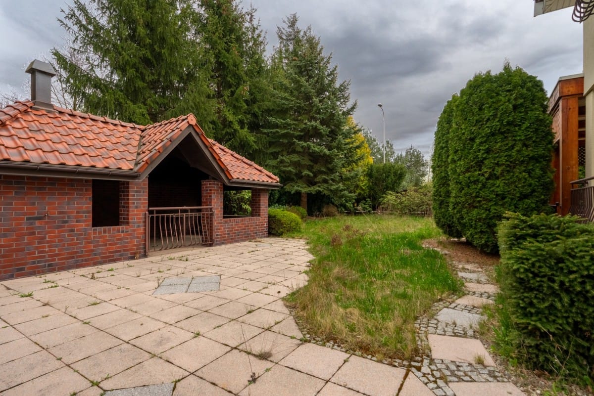 Dom 8 pokojowe na Sprzedaż