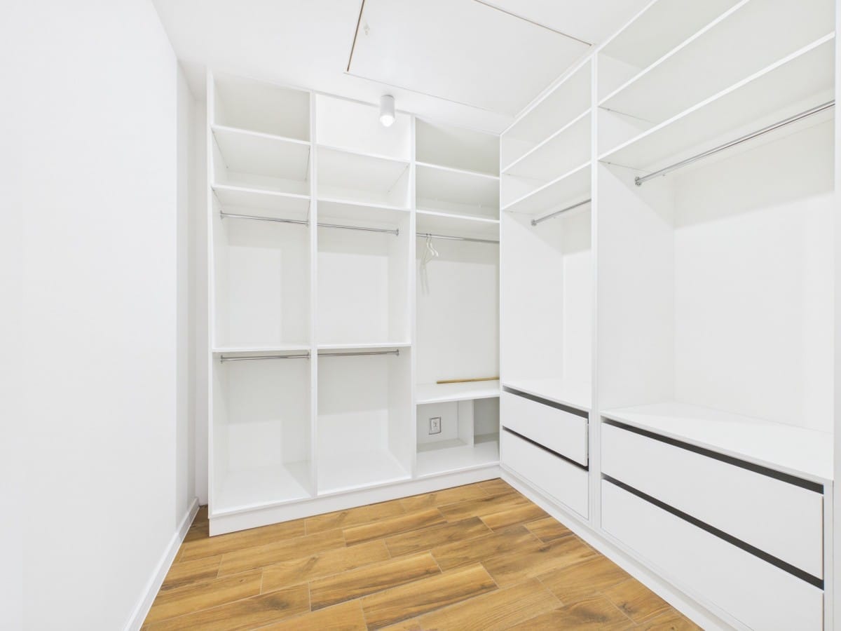 Mieszkanie 5 pokojowe na Sprzedaż