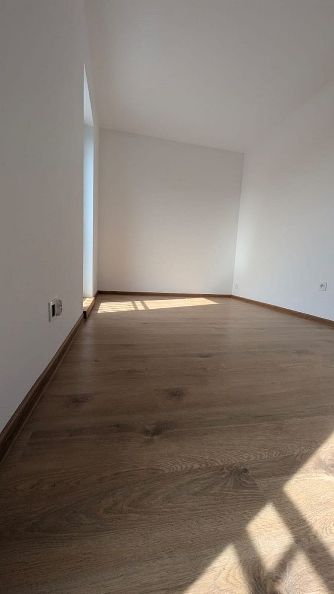 Dom 6 pokojowe na Sprzedaż