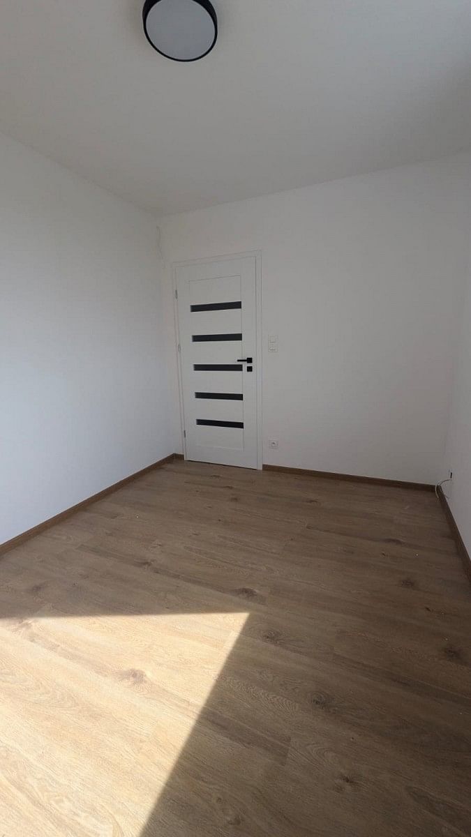 Dom 6 pokojowe na Sprzedaż