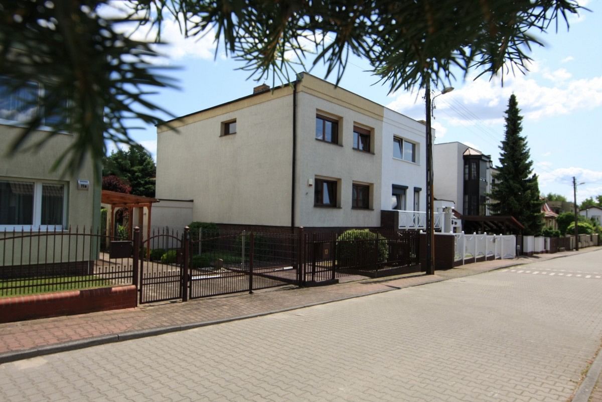 Dom 6 pokojowe na Sprzedaż