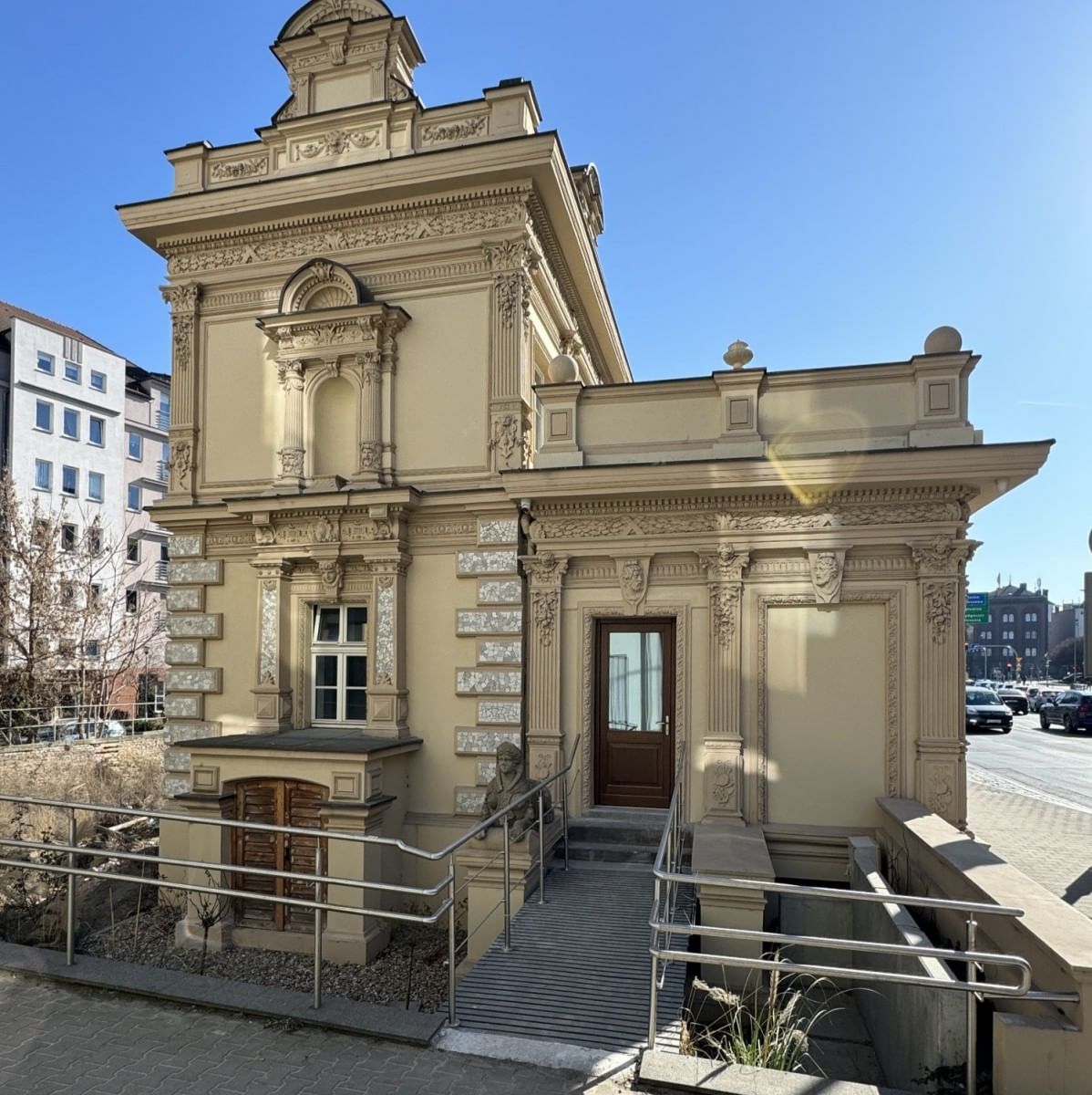 Lokal użytkowy  pokojowe na Sprzedaż