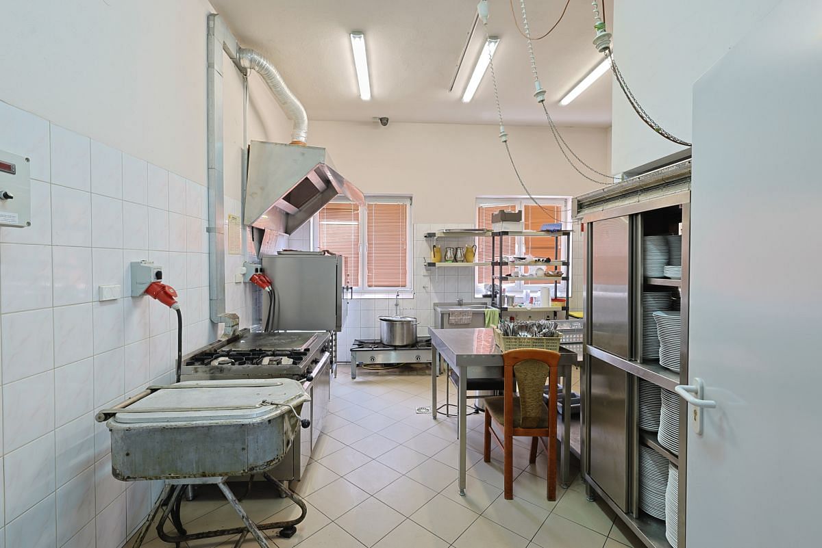 Lokal użytkowy  pokojowe na Sprzedaż