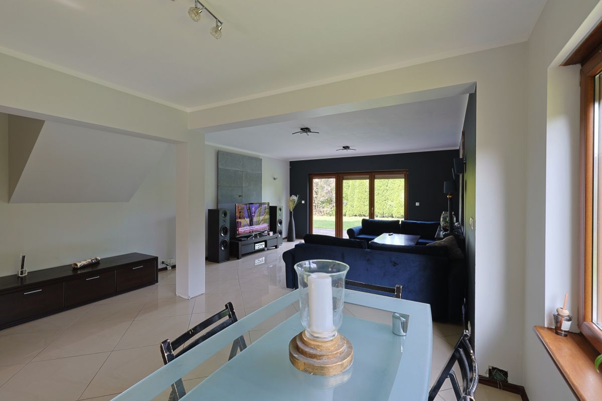 Dom 5 pokojowe na Sprzedaż