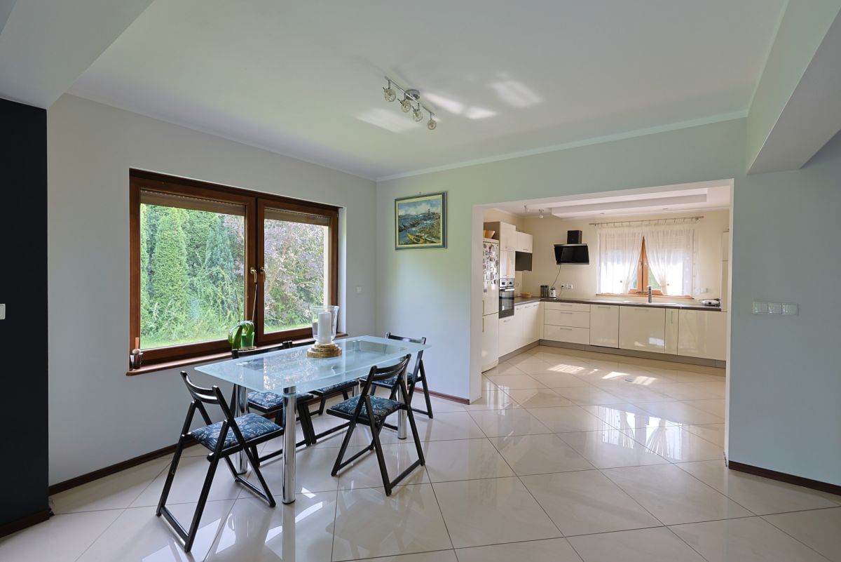 Dom 5 pokojowe na Sprzedaż