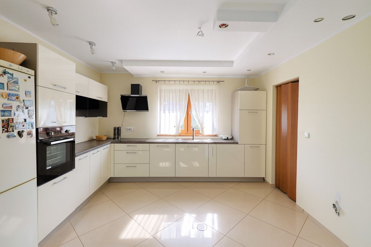 Dom 5 pokojowe na Sprzedaż