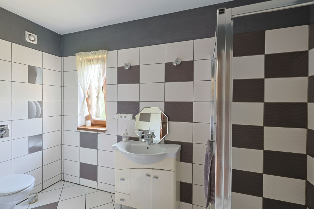 Dom 5 pokojowe na Sprzedaż