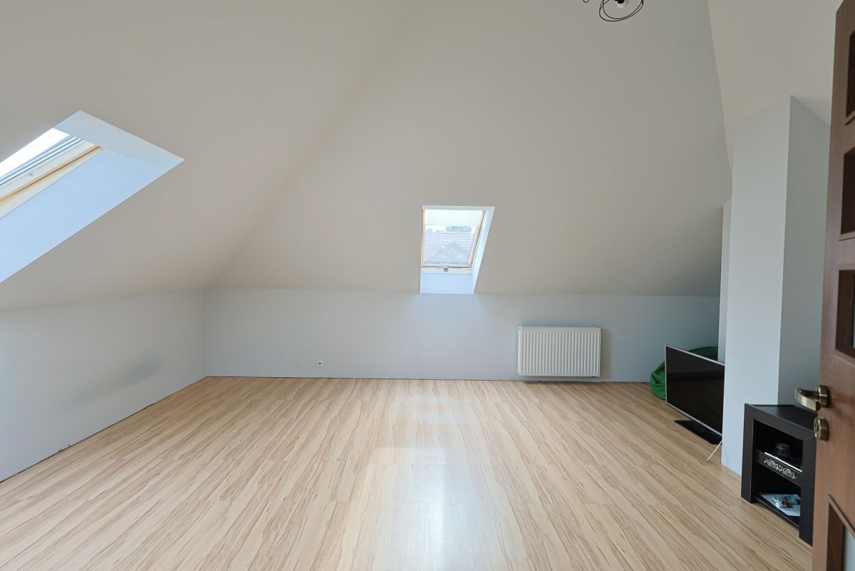 Dom 5 pokojowe na Sprzedaż