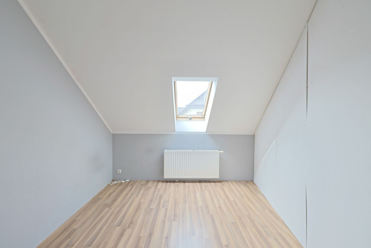 Dom 5 pokojowe na Sprzedaż