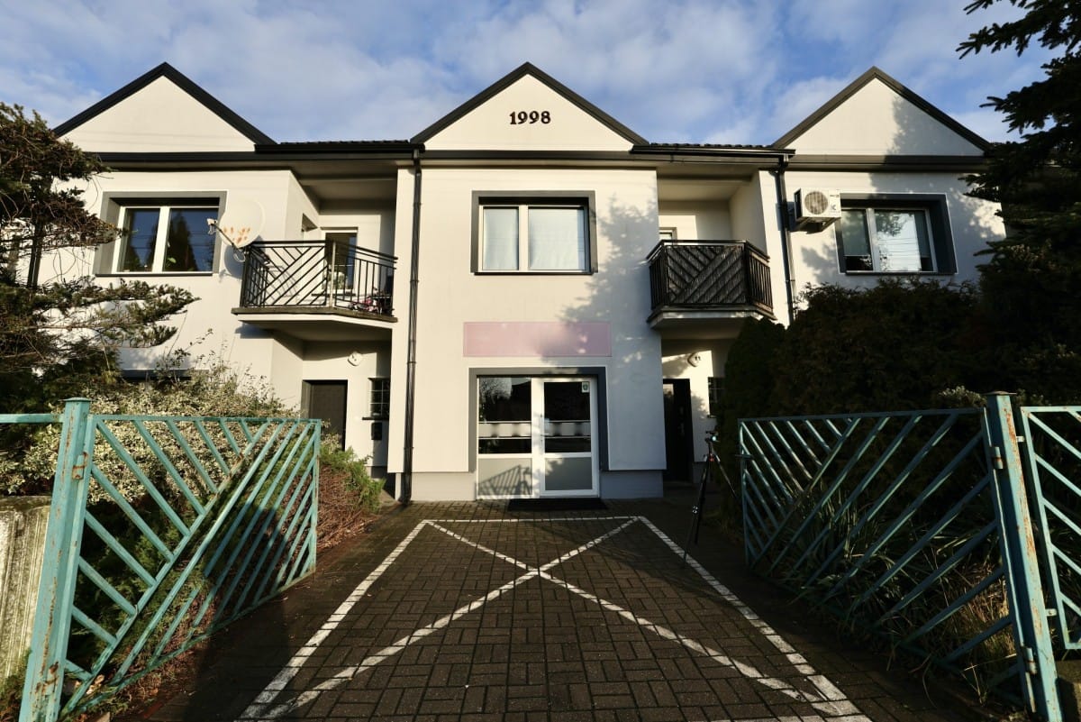 Dom 11 pokojowe na Sprzedaż