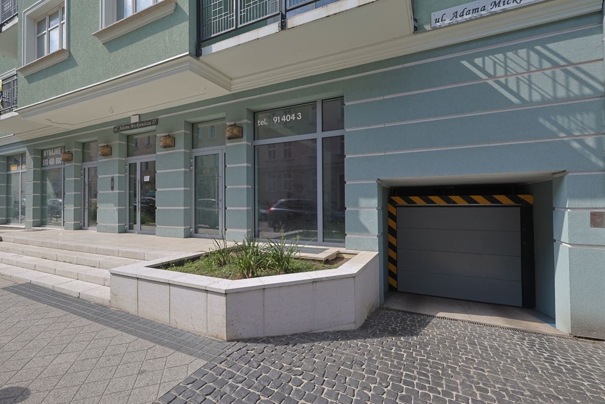 Lokal użytkowy  pokojowe na Sprzedaż