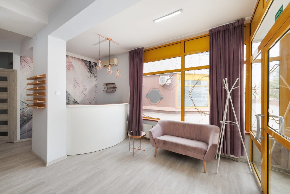 Lokal użytkowy  pokojowe na Sprzedaż