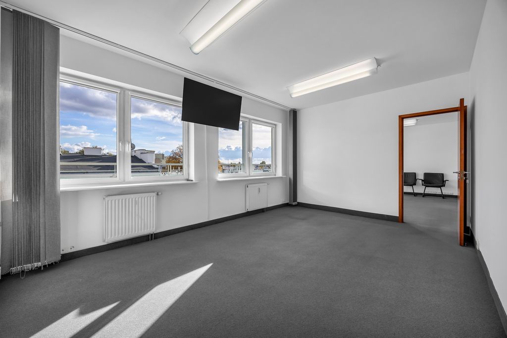 Lokal użytkowy  pokojowe na Wynajem