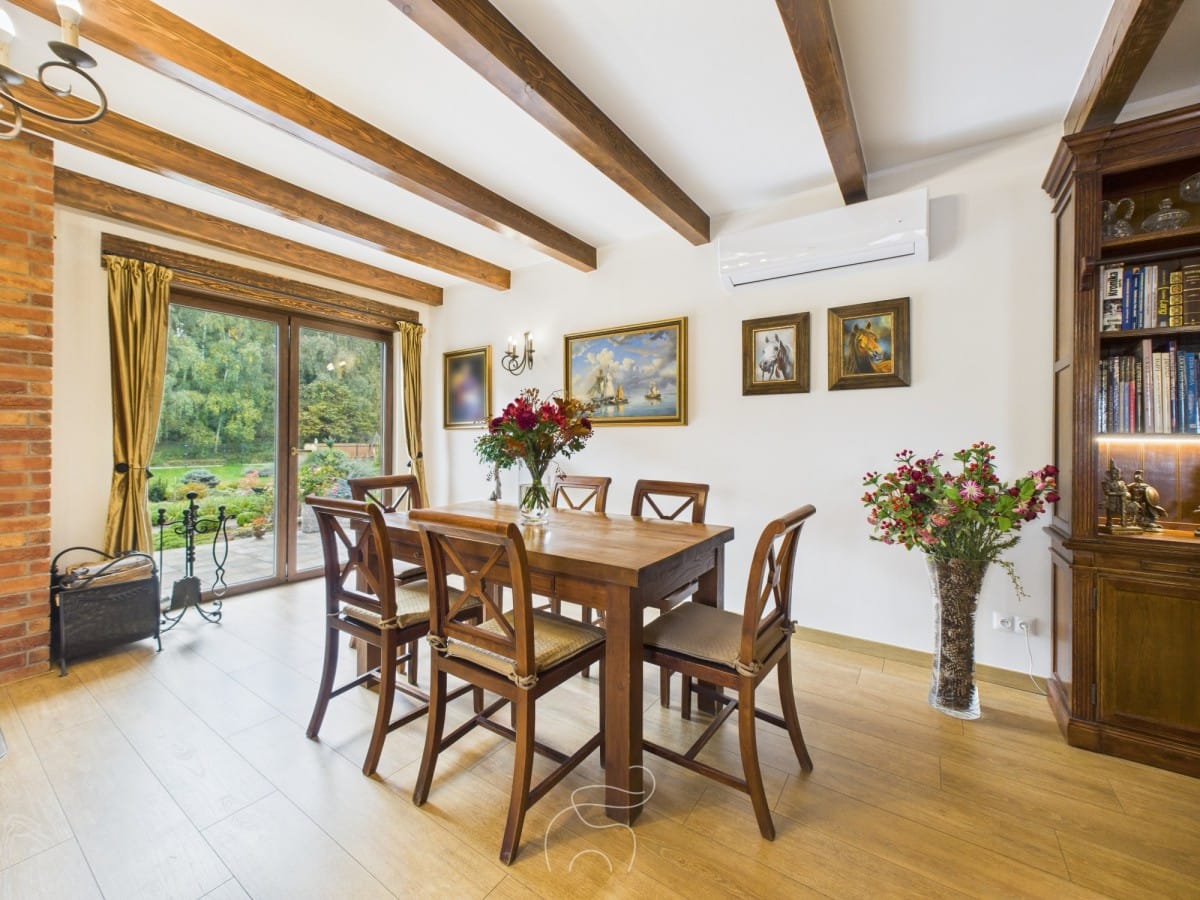 Dom 4 pokojowe na Sprzedaż