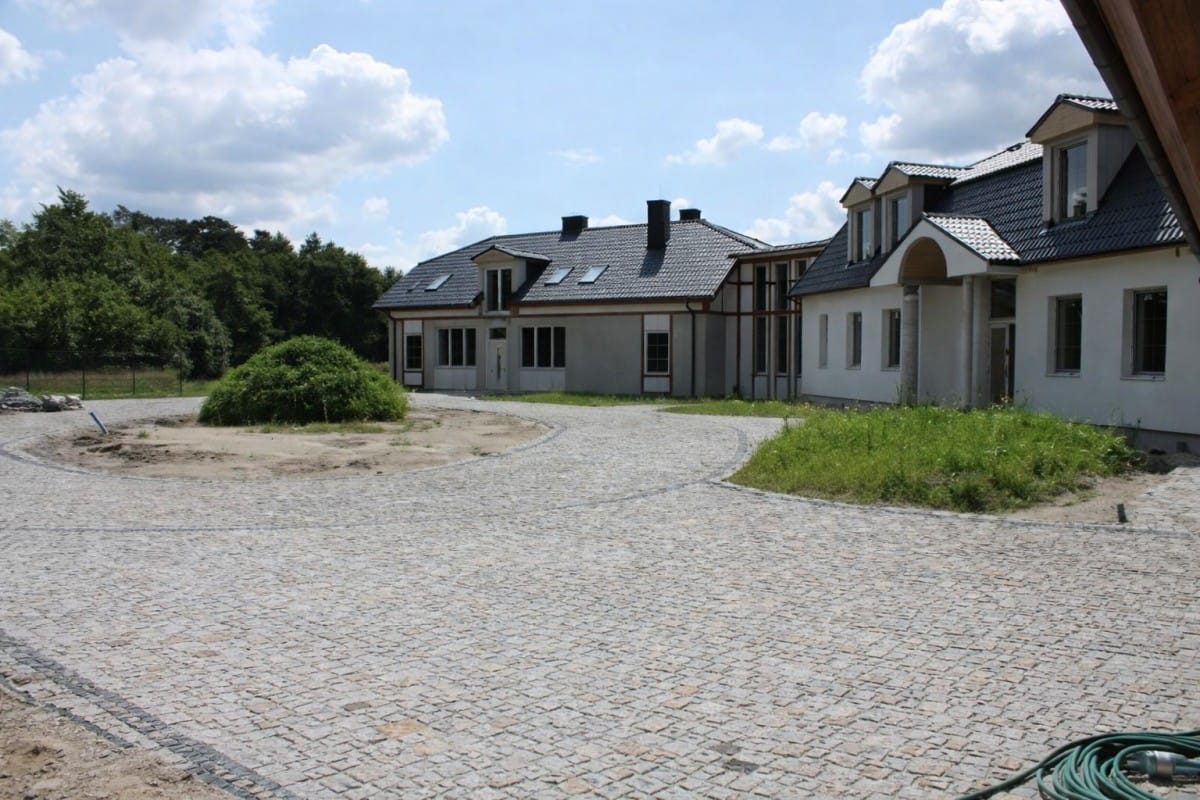 Dom 10 pokojowe na Sprzedaż