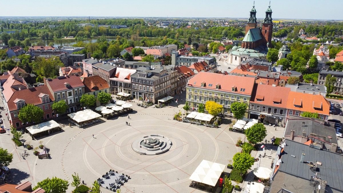 Dom 18 pokojowe na Sprzedaż