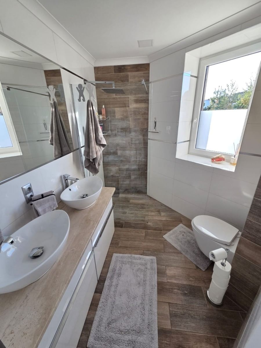 Dom 5 pokojowe na Sprzedaż