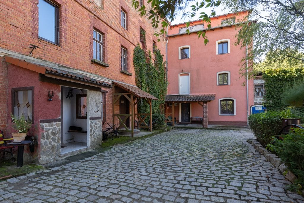 Lokal użytkowy  pokojowe na Sprzedaż